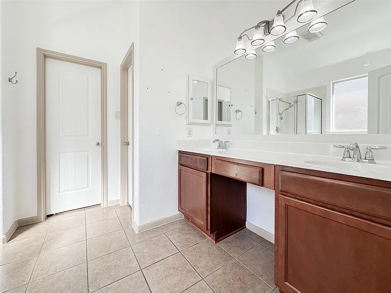 20319 Little Wing Dr — Photo 32