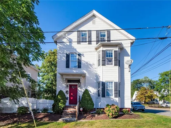 40 7th St #2, Providence, RI 02906