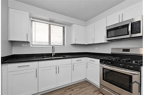 3137 W 41st St #3B Photo 1 3137 W 41st St #3B Photo 1