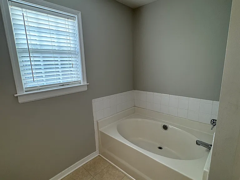 1902 Cornell Ave — Photo 16