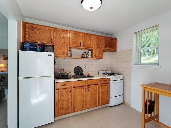 4th image of 34 Northview Ave
