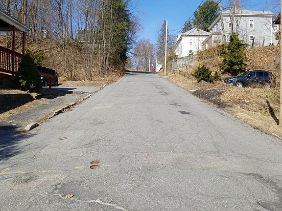 4th image of 50 Spruce St