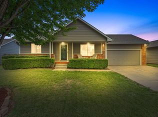 1822 E Autumn Cir, Goddard, KS 67052