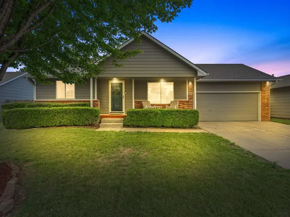 1822 E Autumn Cir, Goddard, KS 67052