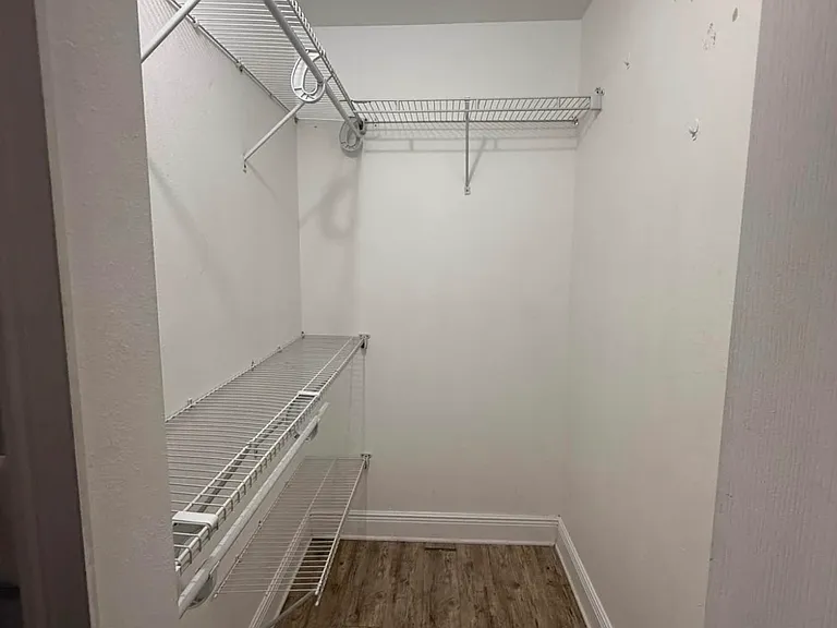 5075 Vineland Rd #201 — Photo 9