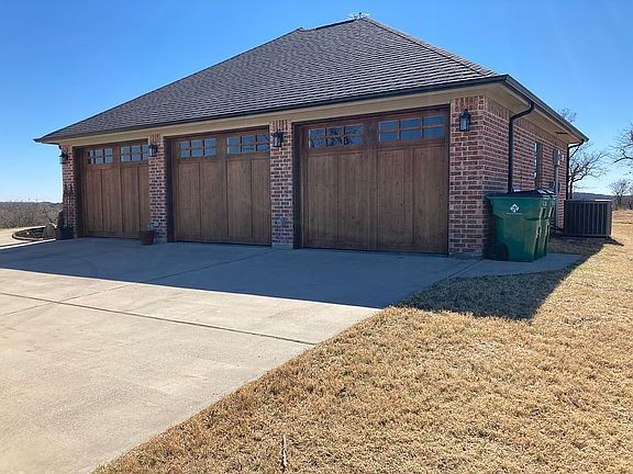 5th image of 213 Moonlight Bay Dr