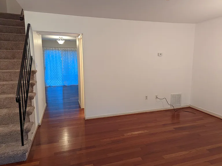 1932 Abbey Ln — Photo 5