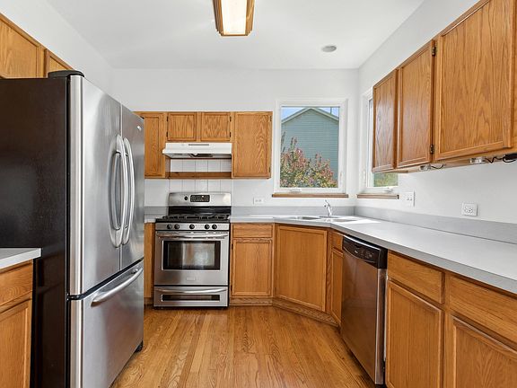 5th image of 4717 Loyola Dr