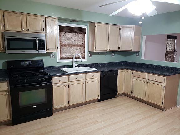 5th image of 34753 N Holman Ave