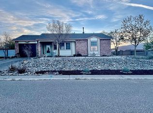 566 Hewlett Dr NE, Rio Rancho, NM 87124