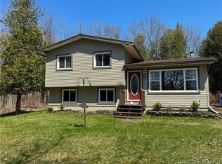 8 Firefly Cres, Quispamsis, NB E2E 4P6