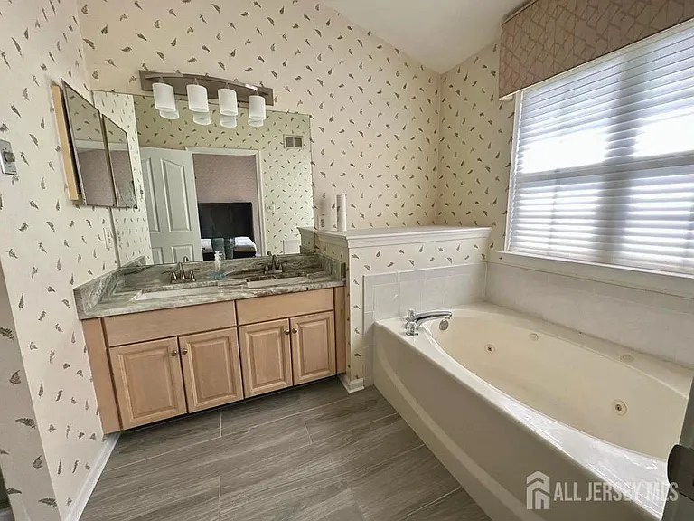 1304 Dahlia Cir — Photo 9