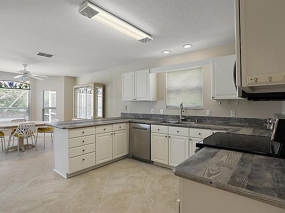 5th image of 515 Carrera Dr
