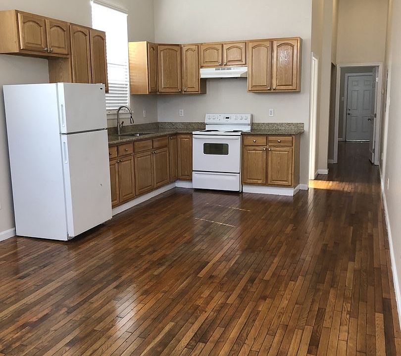 1st image of 2836 Palmyra St