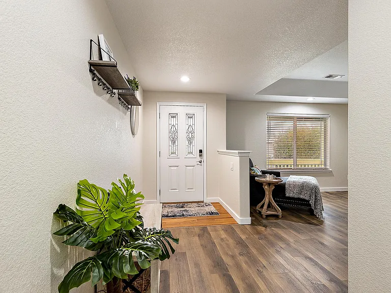 2327 Jeremy St — Photo 24