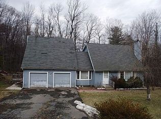 52 Seneca Rd, Mount Pocono, PA 18344