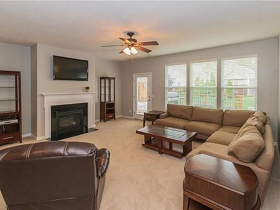 4th image of 13572 Cuppertino Ln