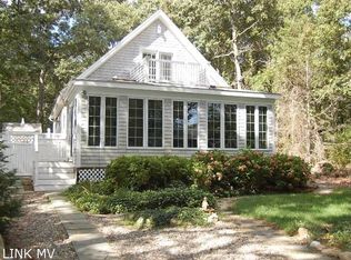 35 Howard St, Tisbury, MA 02568