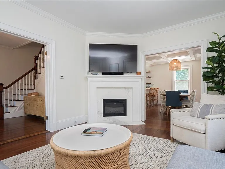 27 Mann Ave — Photo 9