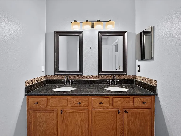 3186 Bayshore Oaks Dr — Photo 47