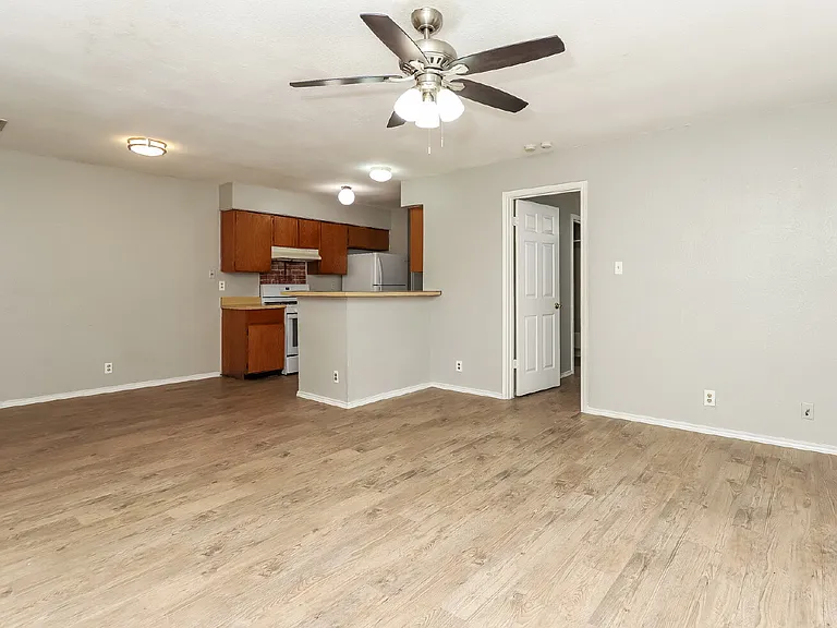 6801 Stonleigh Pl #B — Photo 19