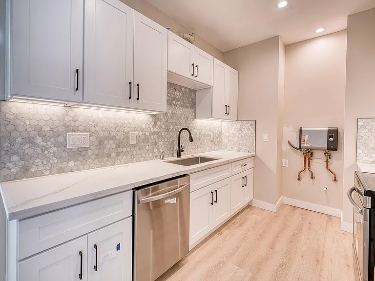 4202 Telegraph Ave #302 — Photo 6