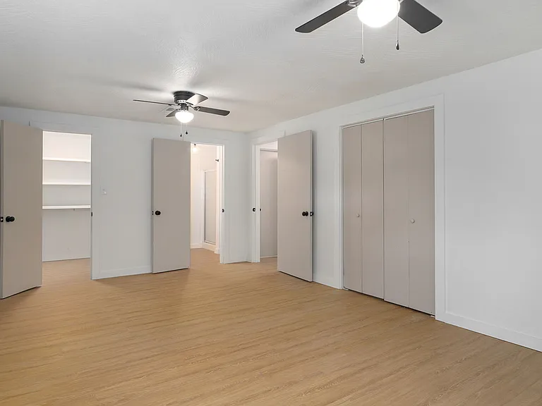 2023 E Battlefield Rd — Photo 21