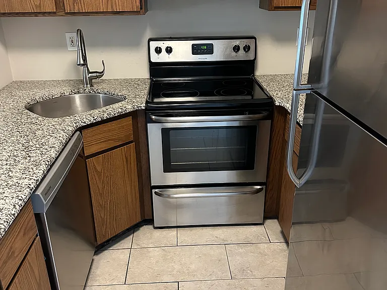 964 Park Blvd #10 — Photo 4