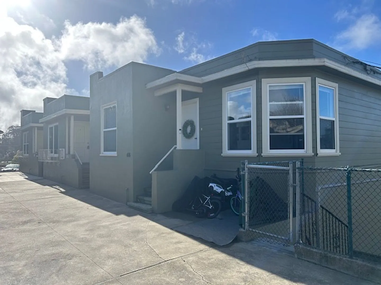 G4 | (M&R) 412-414 & 416 E Street — Photo 1