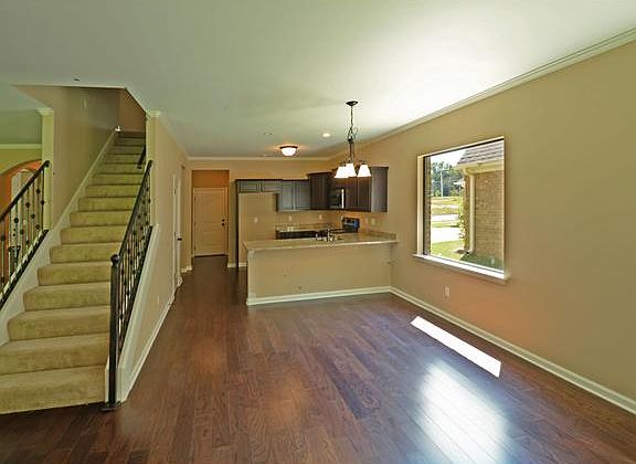 3rd image of 6952 Dakota North Dr