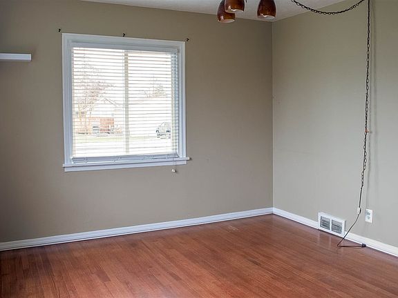 4th image of 1203 E Courtland Ave