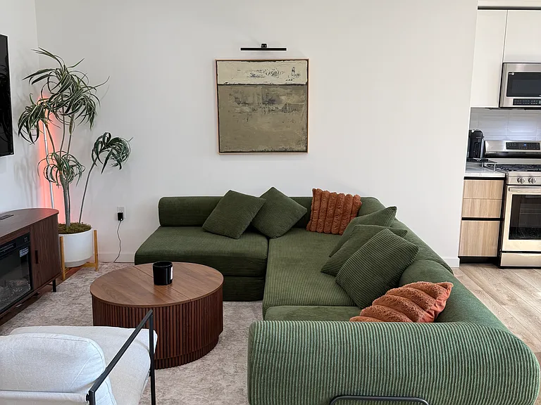 Fairfax Apartments — Photo 77