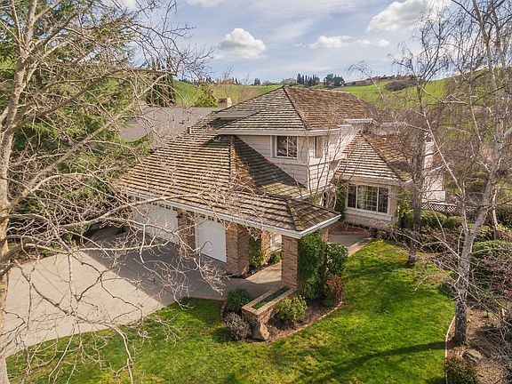 5th image of 620 Birchwood Ct