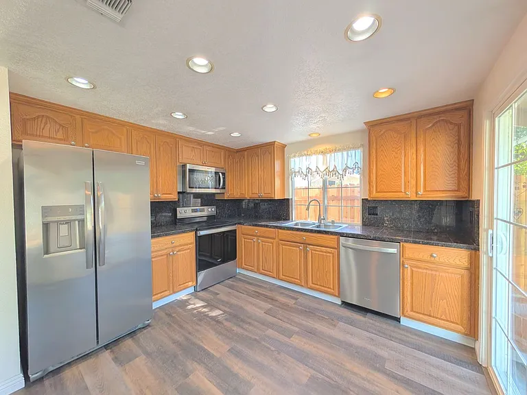 10988 Mira River Ct — Photo 9