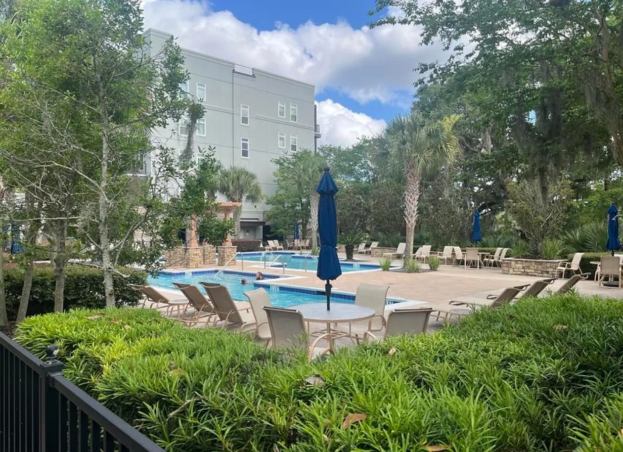 1 bed, 890 sqft, $2,395 — Photo 4
