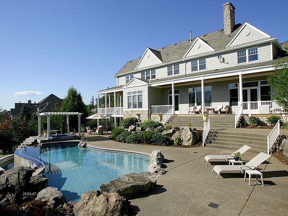 Backyard with infinity pool