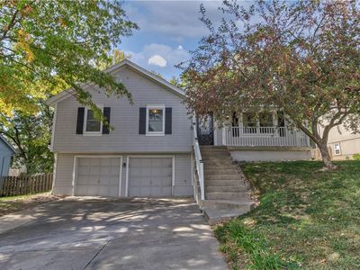 1500 NE Ivory Ln, Lees Summit, MO, 64086