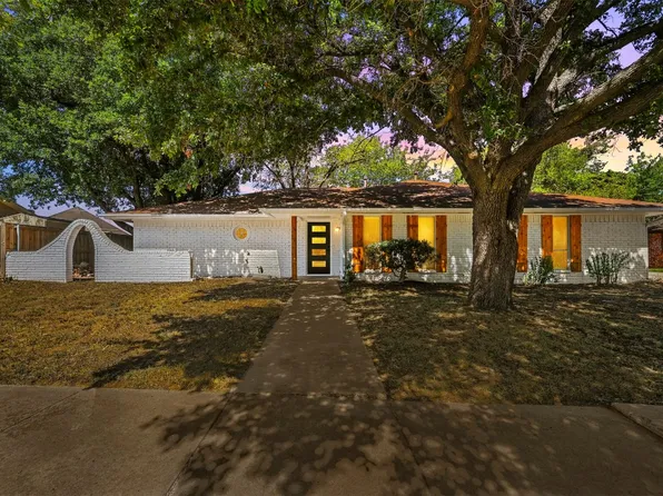 2000 Silver Leaf Dr, Pantego, TX 76013