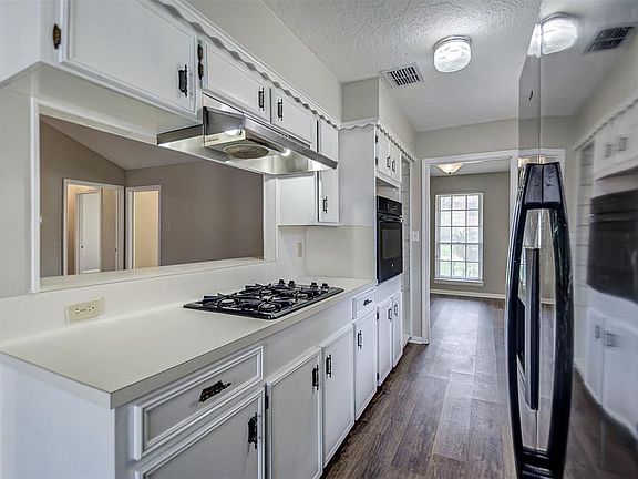 5th image of 11923 Kirkbriar Dr