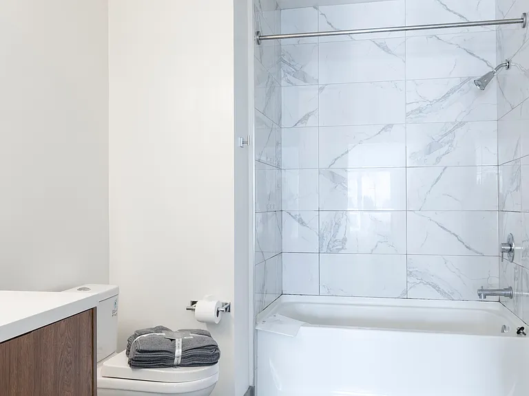801 1/2 S Berendo St #606 — Photo 9