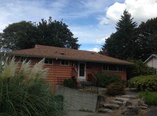 2546 NE 98th St, Seattle, WA 98115