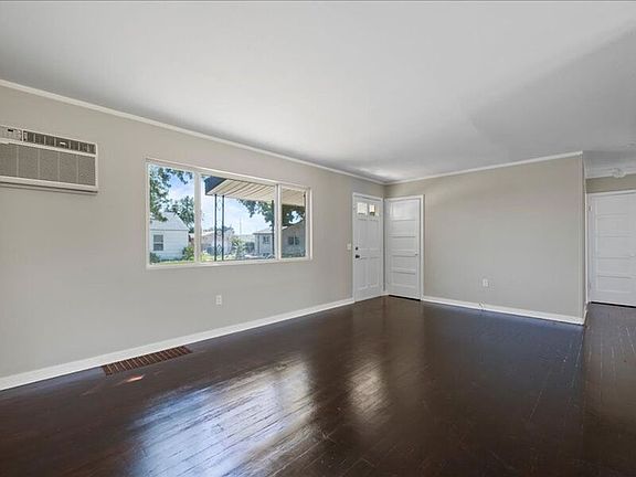 4th image of 1317 Mahan Ave