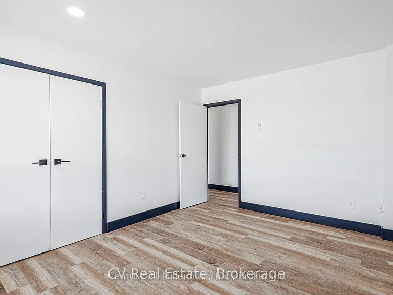 250 Hurontario St #2 — Photo 14