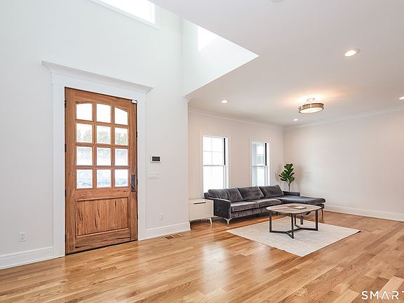 3rd image of 70 Meadow Ridge Road