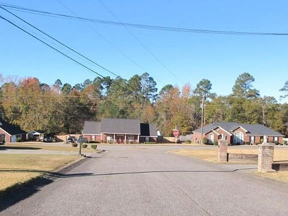 Exterior Neighborhood (street photo)