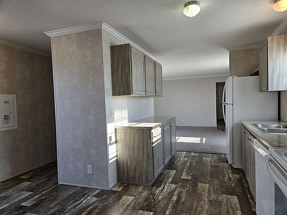 5th image of 61 Eagle Dr