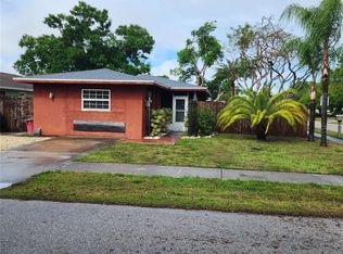 3050 8th St, Sarasota, FL 34237