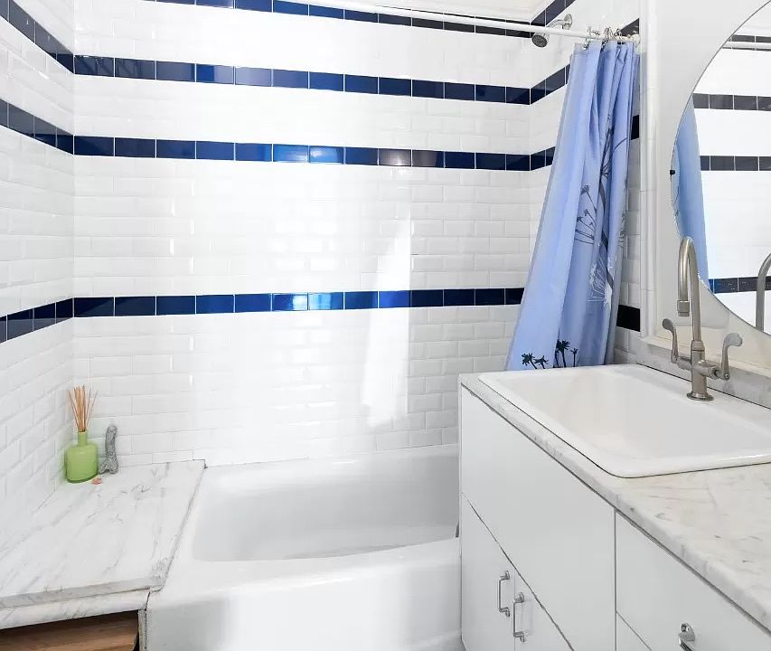 2nd image of 431 E 6th St #G2
