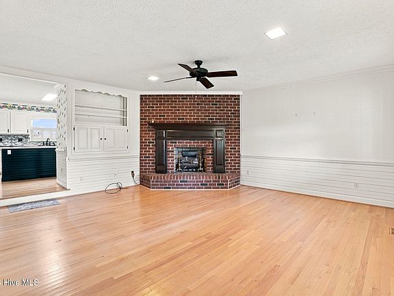 5th image of 580 Bass Road