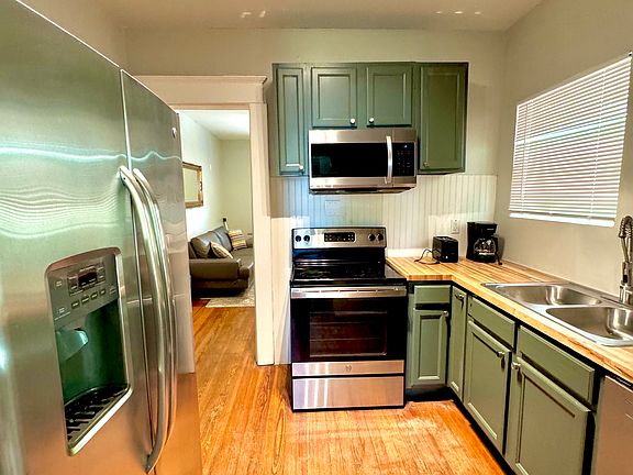 5th image of 658 Cascade Ave SW #A